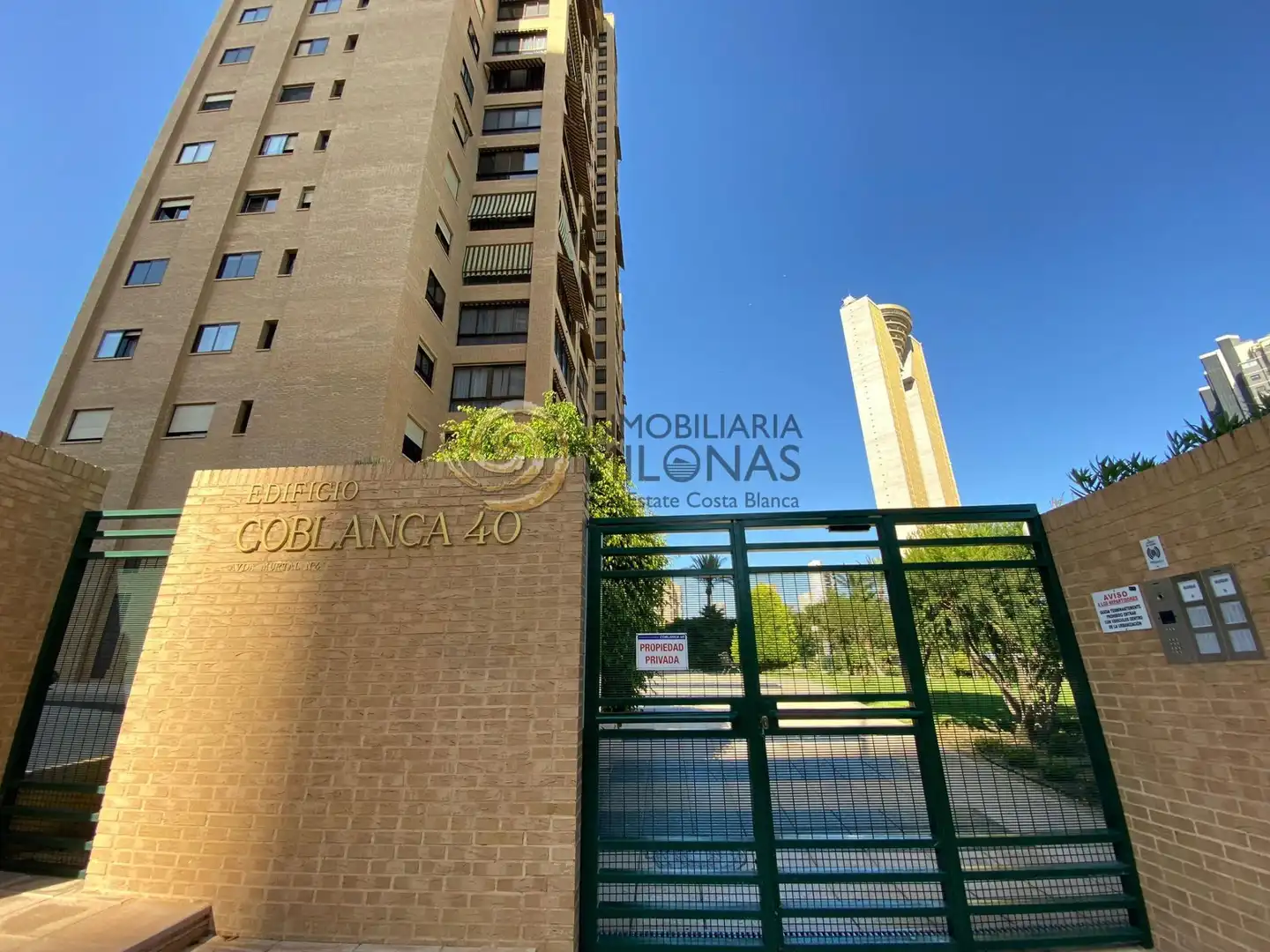 Außenansicht von Wohnung zur Miete in Benidorm mit Klimaanlage, Heizung und Privatgarten