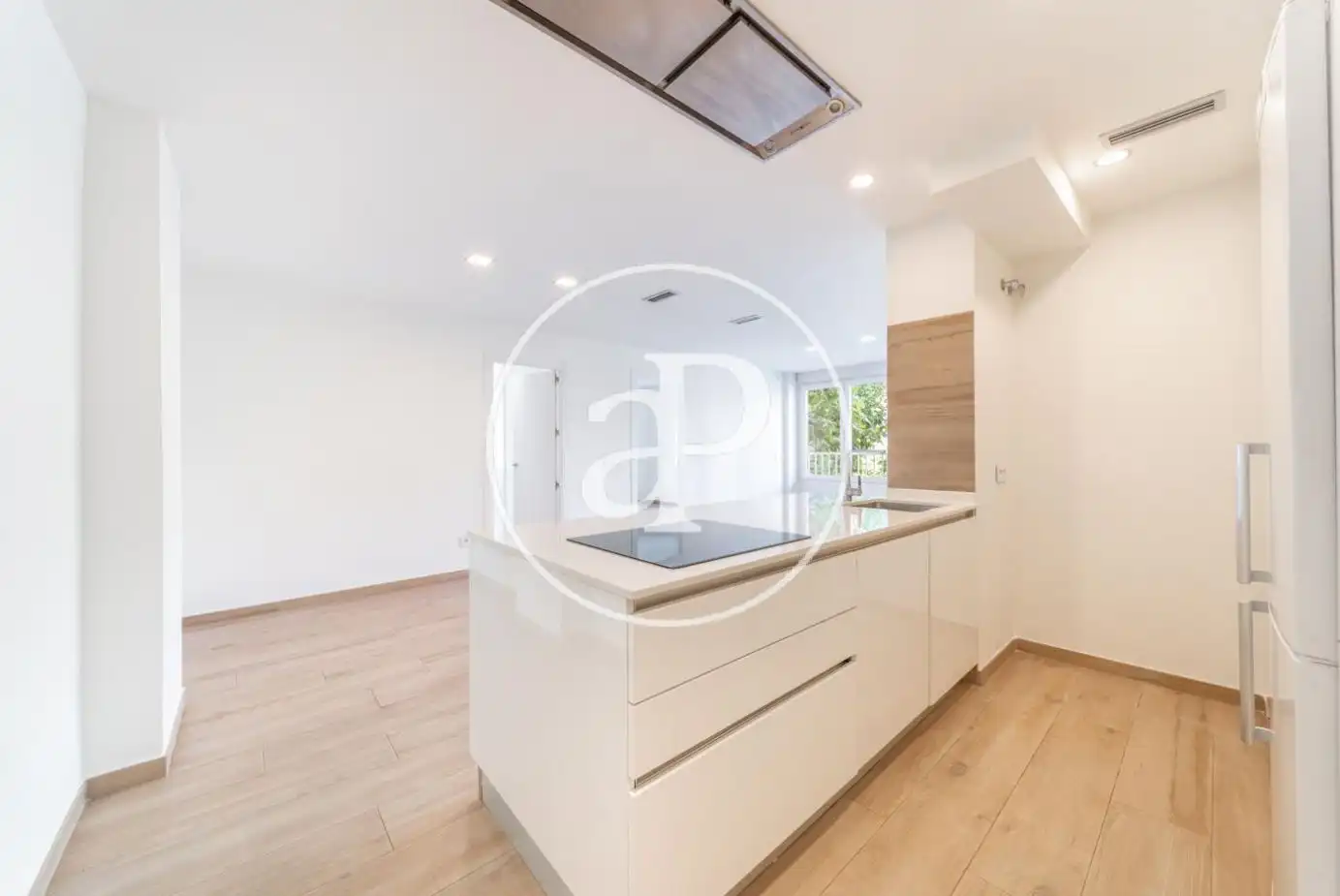 Küche von Wohnung zur Miete in Madrid mit Klimaanlage, Heizung und Abstellraum