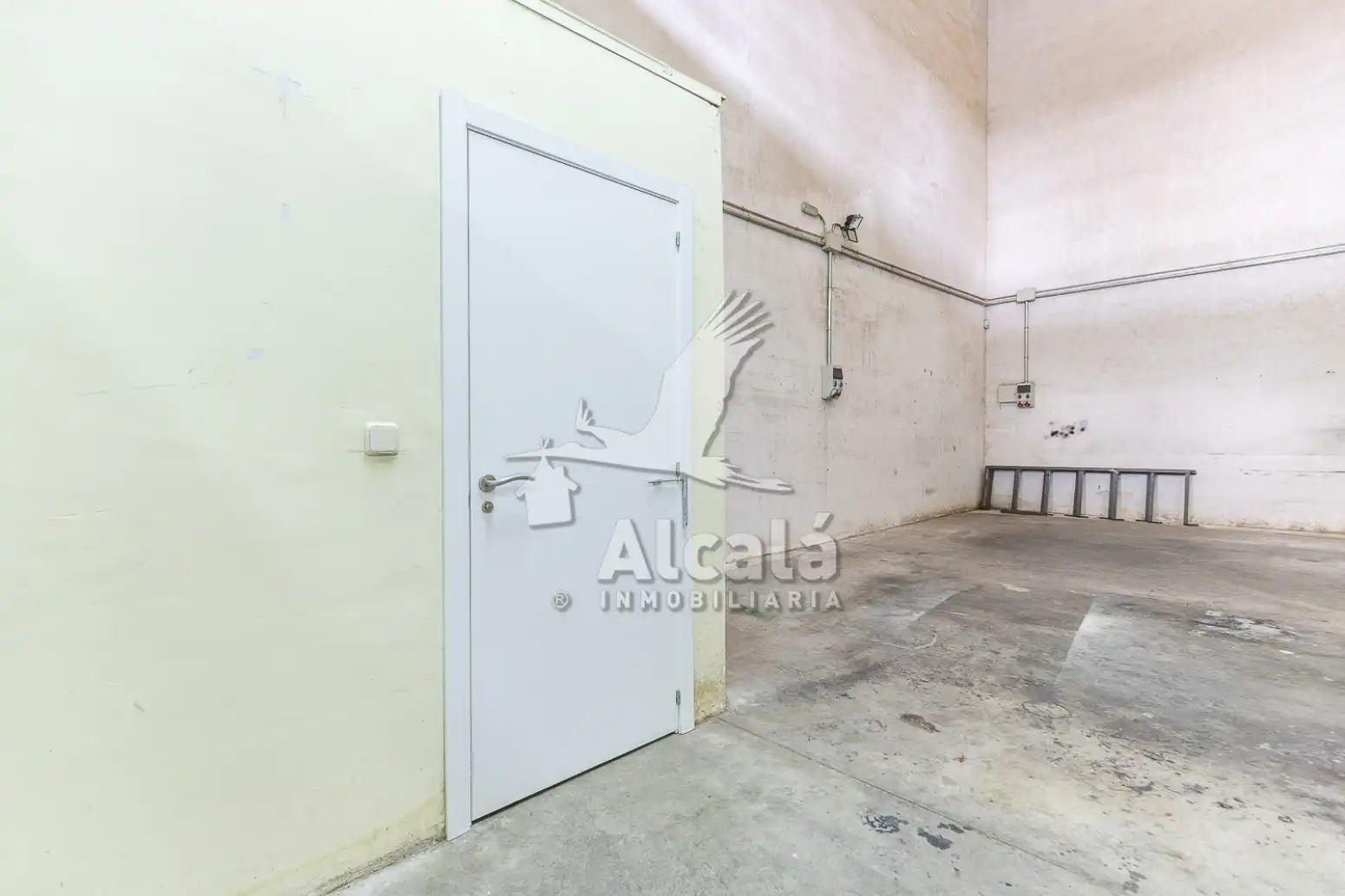 Industrial buildings for sale in Daganzo de Arriba, Madrid
