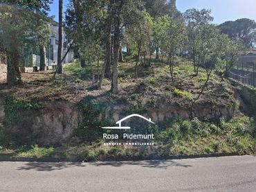 Residential land for sale in Carrer Finestrelles