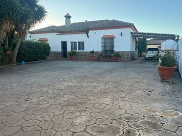 Chalet con piscina en venta en Las Lagunas - Campano