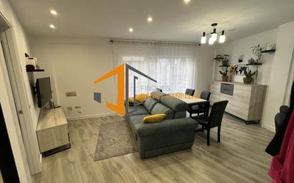 Sala d'estar de Pis en venda en Cervera amb Aire condicionat, Calefacció i Parquet