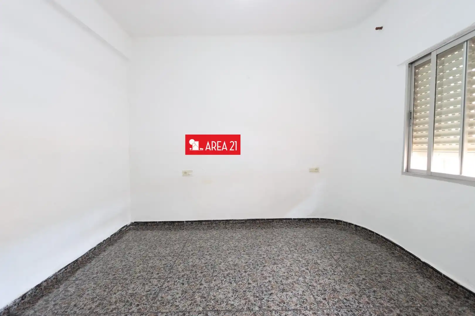 Houses for sale in La Pobla de Vallbona  with Terrace and Storage room