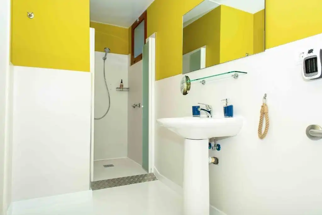 Bathroom of Buildings for sale in Caravaca de la Cruz