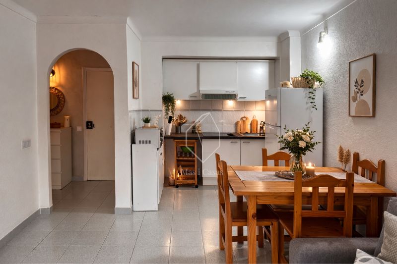 Cocina de Apartamento en venta en L'Escala con Aire acondicionado, Calefacción y Terraza
