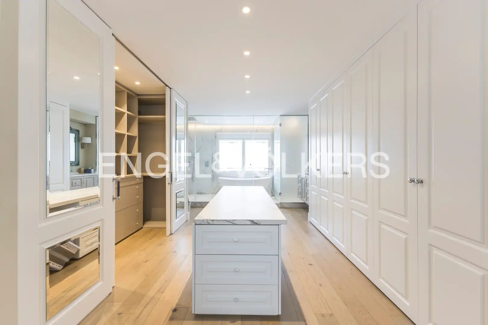Flat with terrace to rent in Diego de León, imagen 39