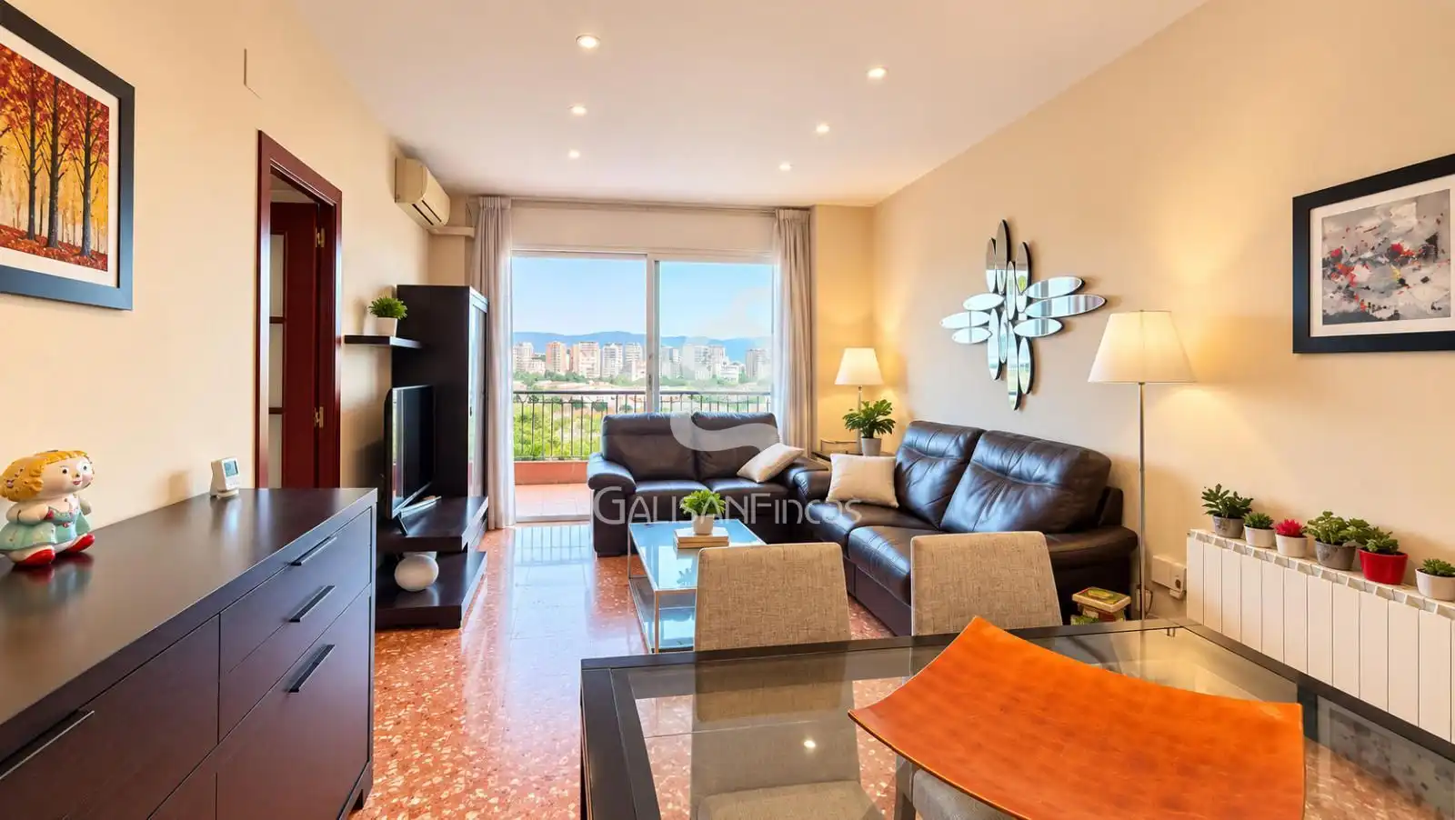 Piso con terraza en venta en Felip Ii, imagen 2