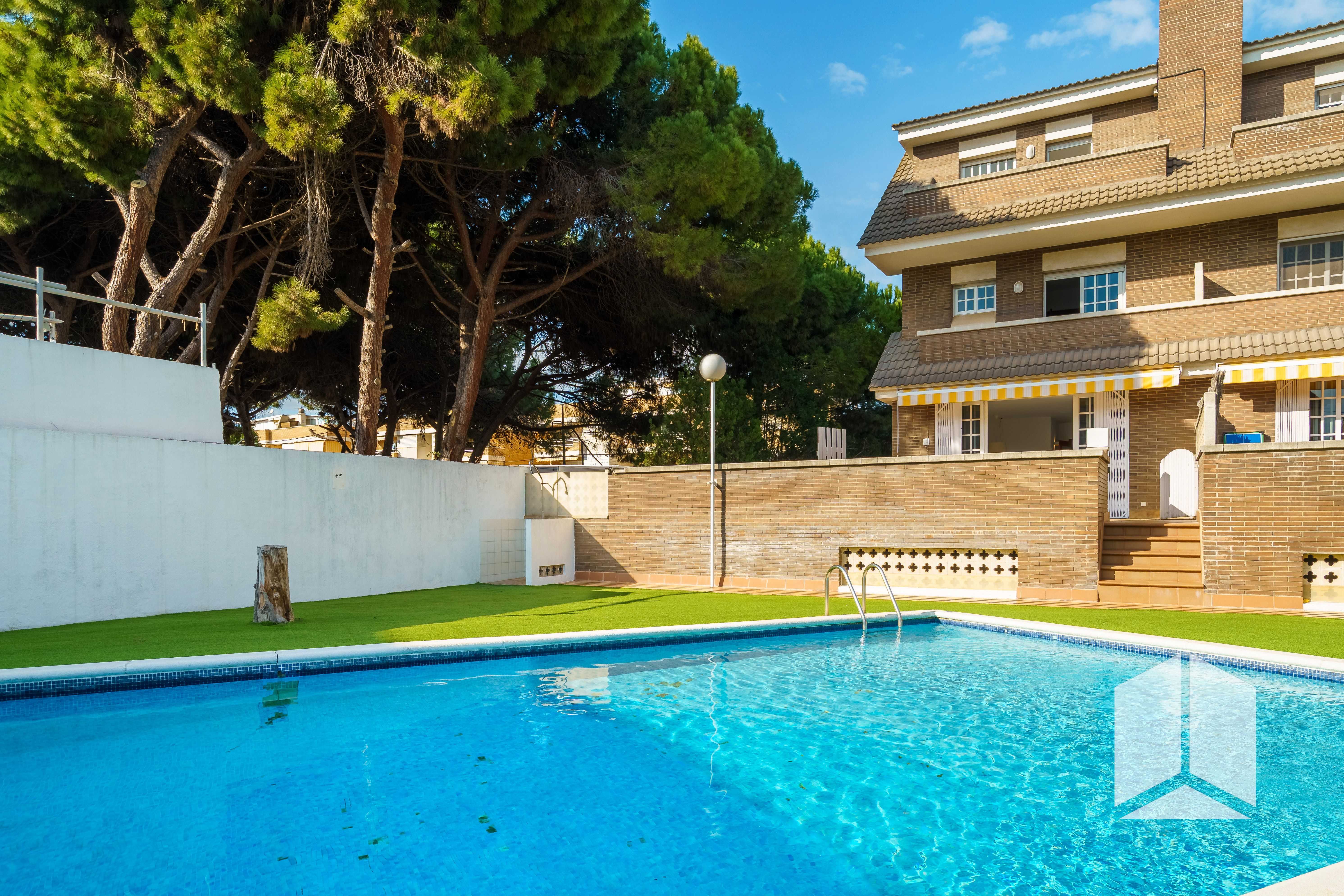Swimming pool of Single-family semi-detached for sale in Castelldefels  with Air Conditioner, Heating and Terrace