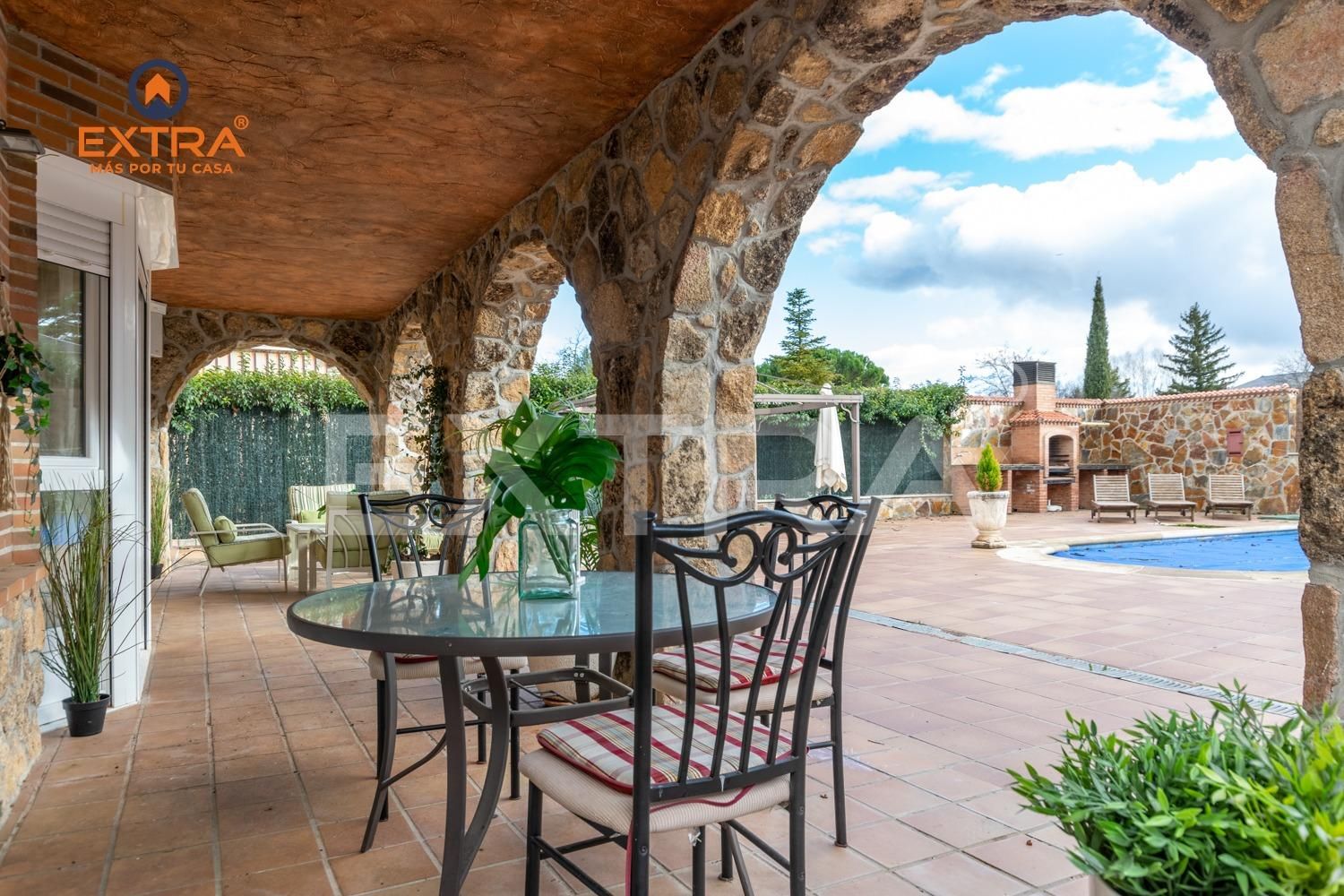 Terrassa de Casa o xalet en venda en Guadalix de la Sierra amb Aire condicionat, Calefacció i Jardí privat