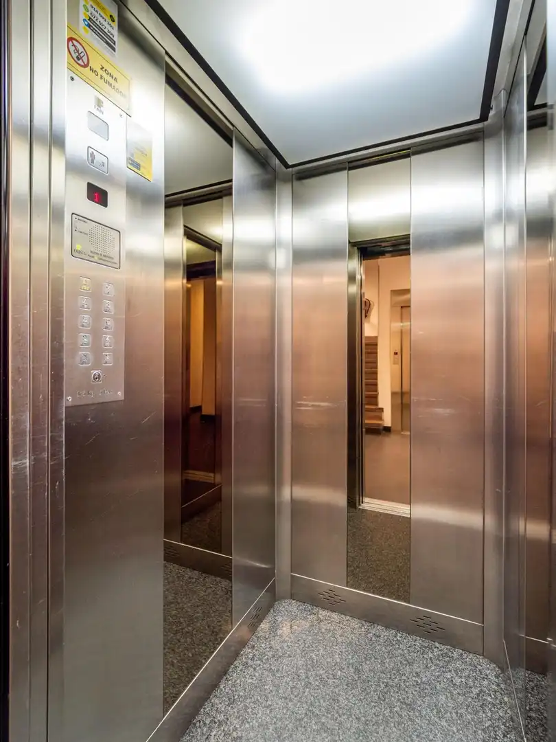 Flat for sale in Madrid  with Air Conditioner, Heating and Storage room