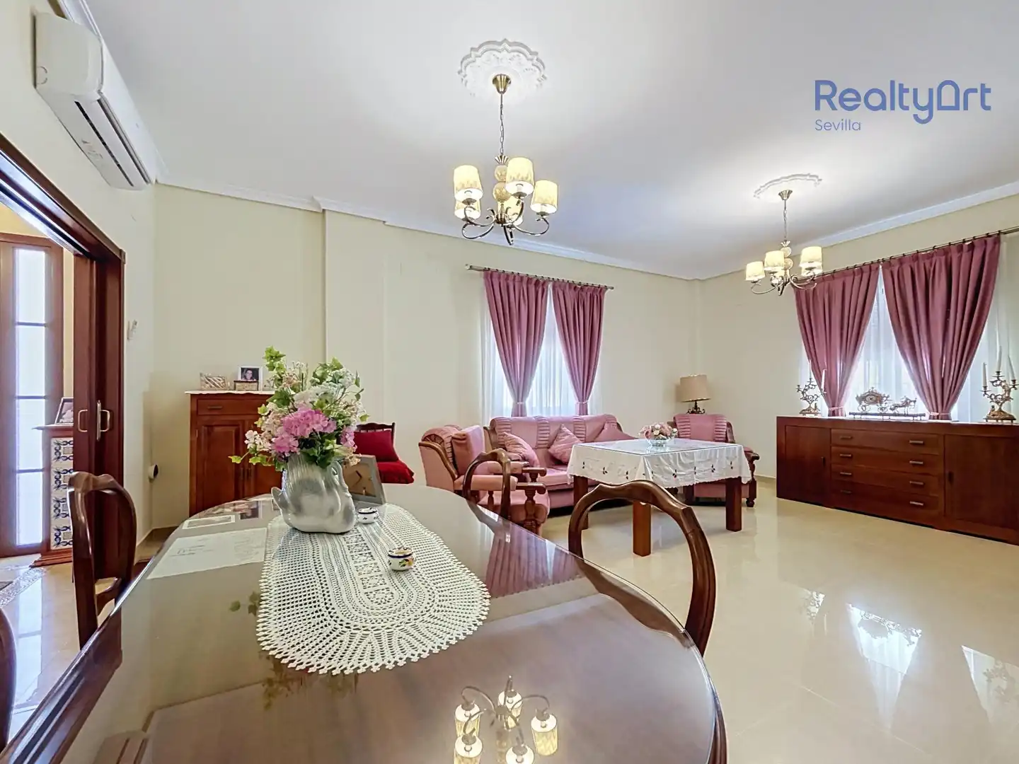 Living room of Houses for sale in Tomares  with Air Conditioner, Heating and Private garden