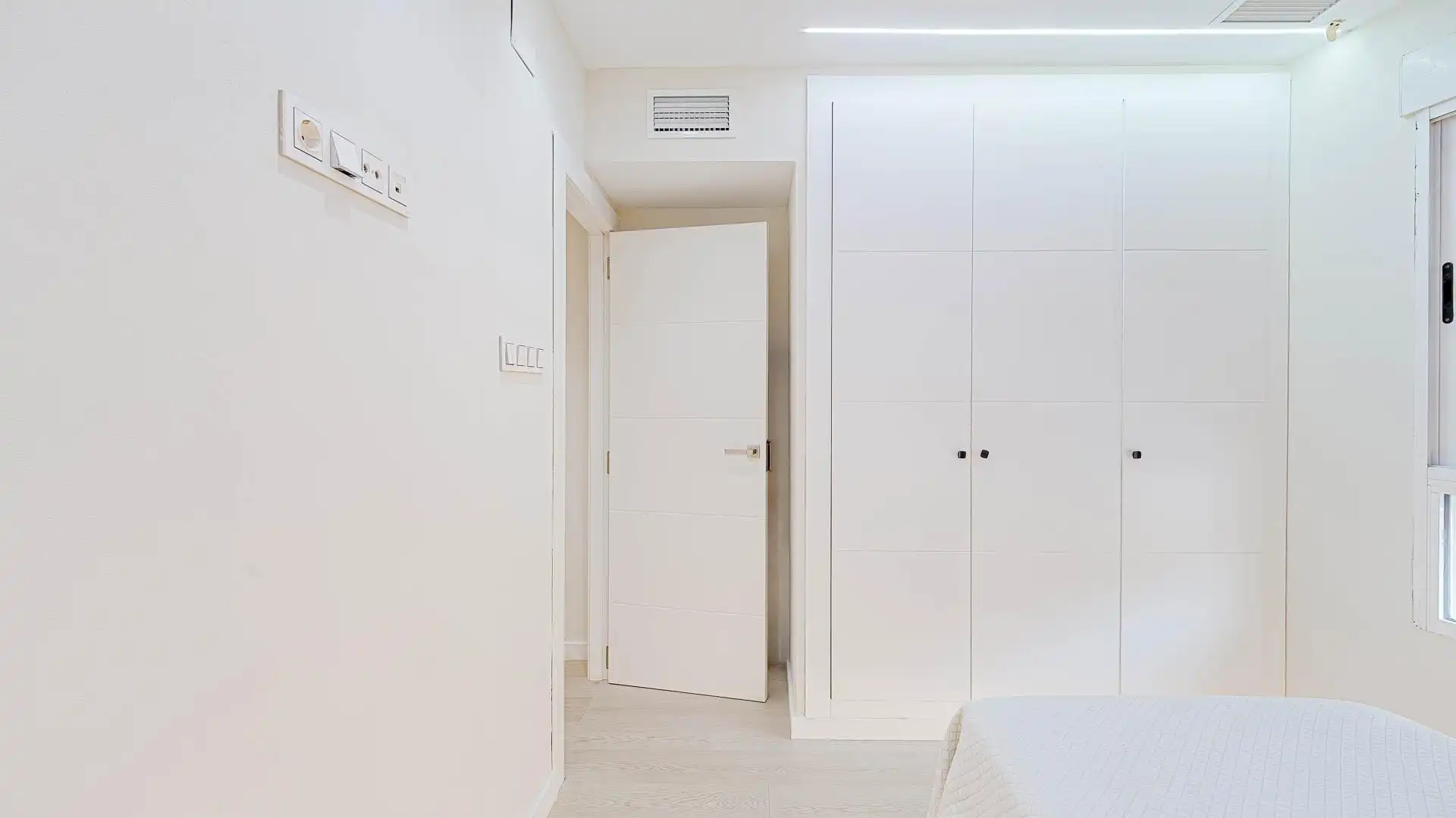 Bedroom of Apartments for sale in Torrevieja  with Furnished