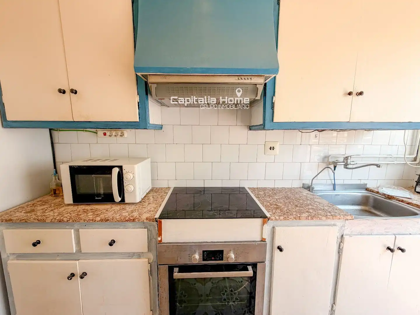 Küche von Wohnung zum Verkauf in Santa Pola mit Terrasse, Abstellraum und Möbliert