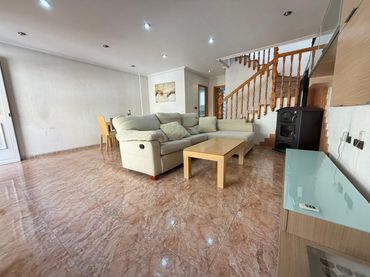 Casa con balcone in vendita a Catral