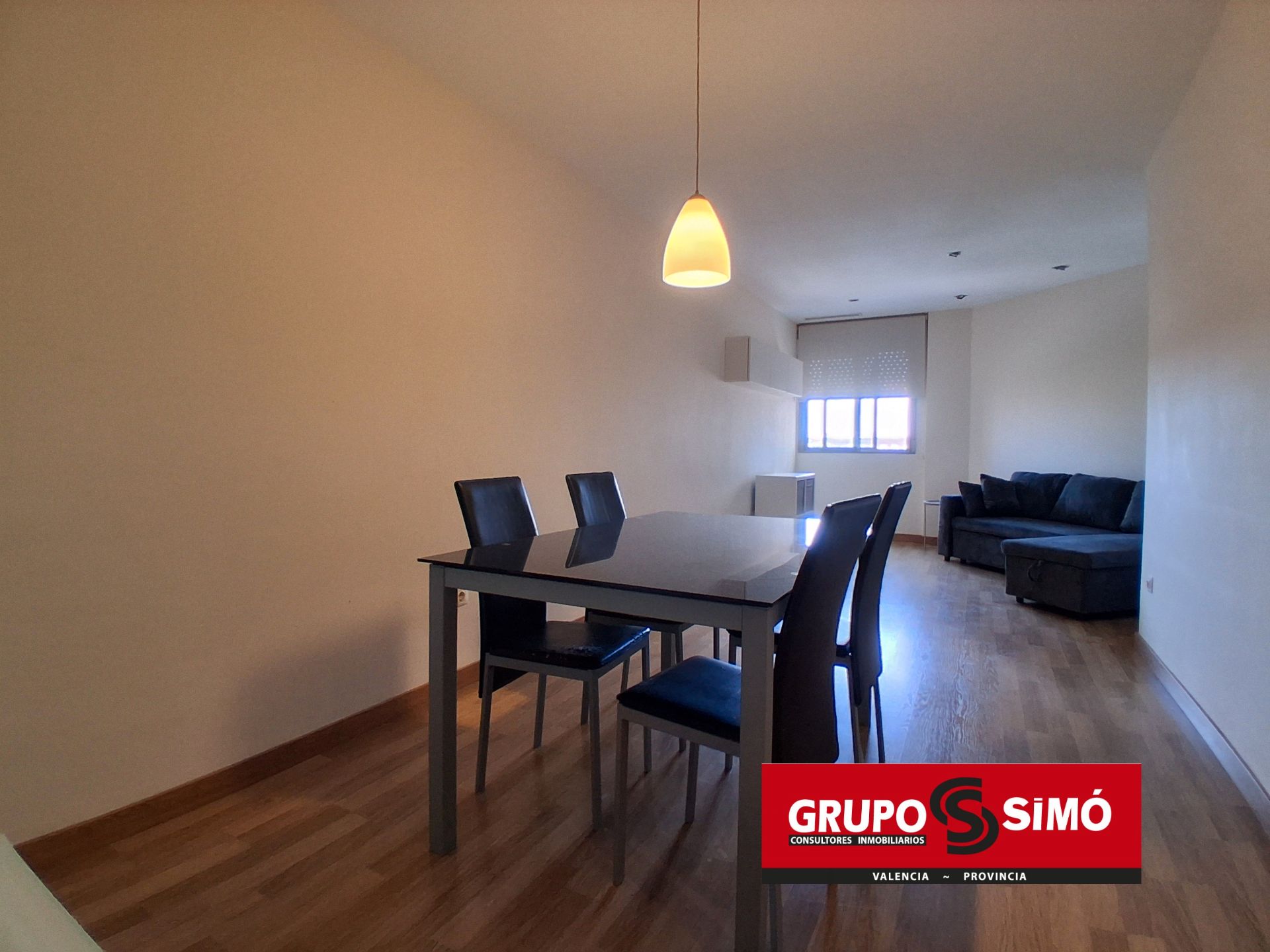 Living room of Flat to rent in Silla  with Air Conditioner, Parquet flooring and Furnished