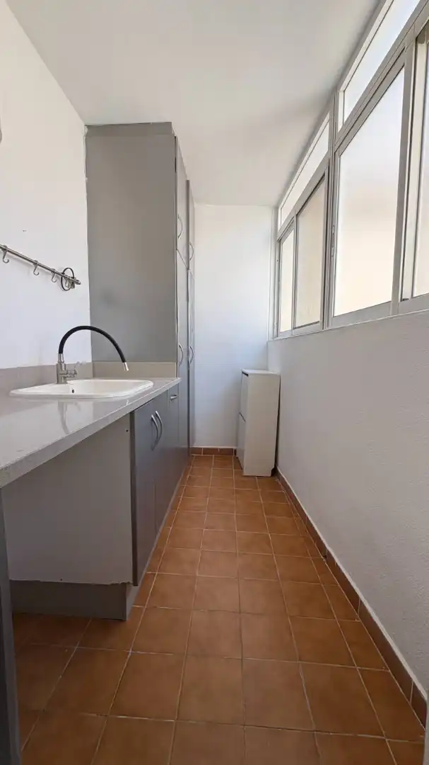 Badezimmer von Dachboden zur Miete in Paterna mit Klimaanlage, Heizung und Terrasse