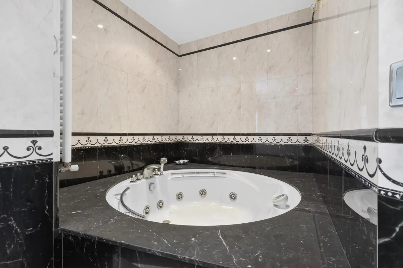 Baño de Casa o chalet en venta en Aiguaviva con Aire acondicionado, Calefacción y Jardín privado
