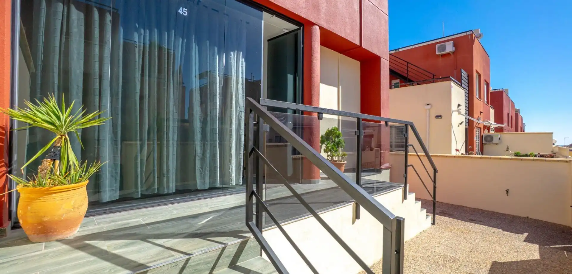 Vista exterior de Finca rústica en venda en Orihuela amb Jardí privat, Terrassa i Traster