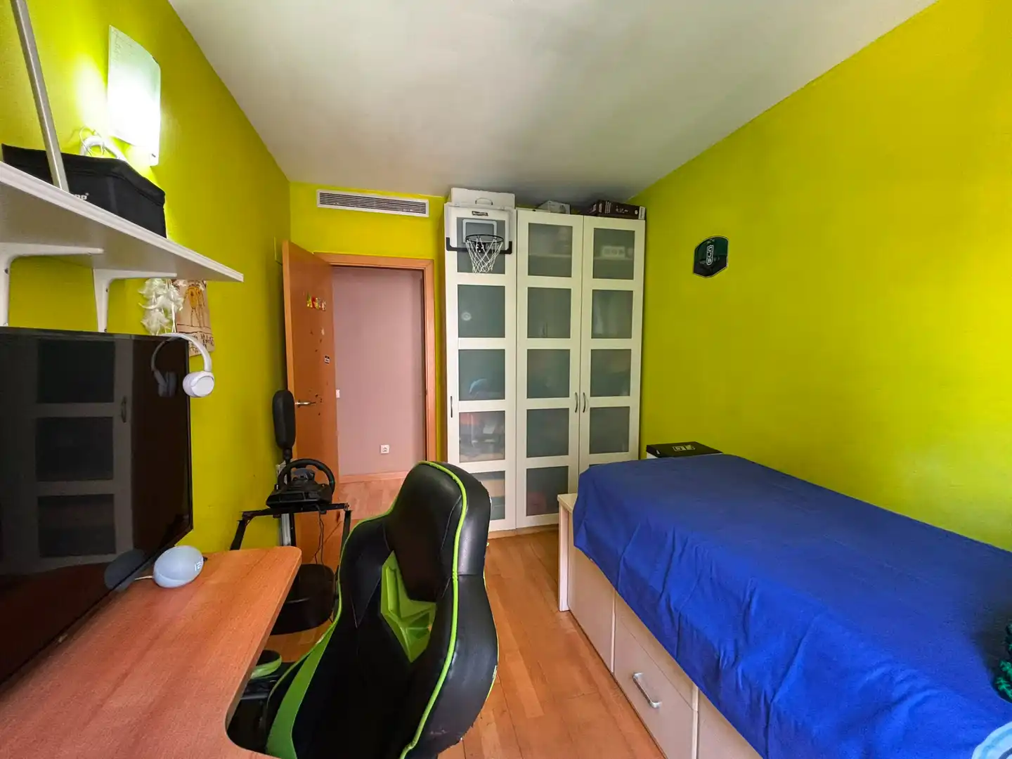 Habitación de Ático en venta en Badalona con Aire acondicionado, Calefacción y Trastero