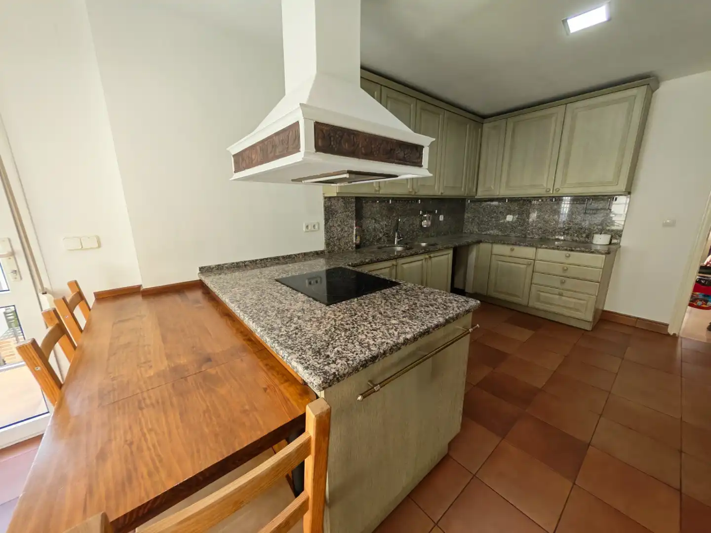 Cocina de Casa o chalet en venta en Alhaurín de la Torre con Aire acondicionado, Calefacción y Jardín privado