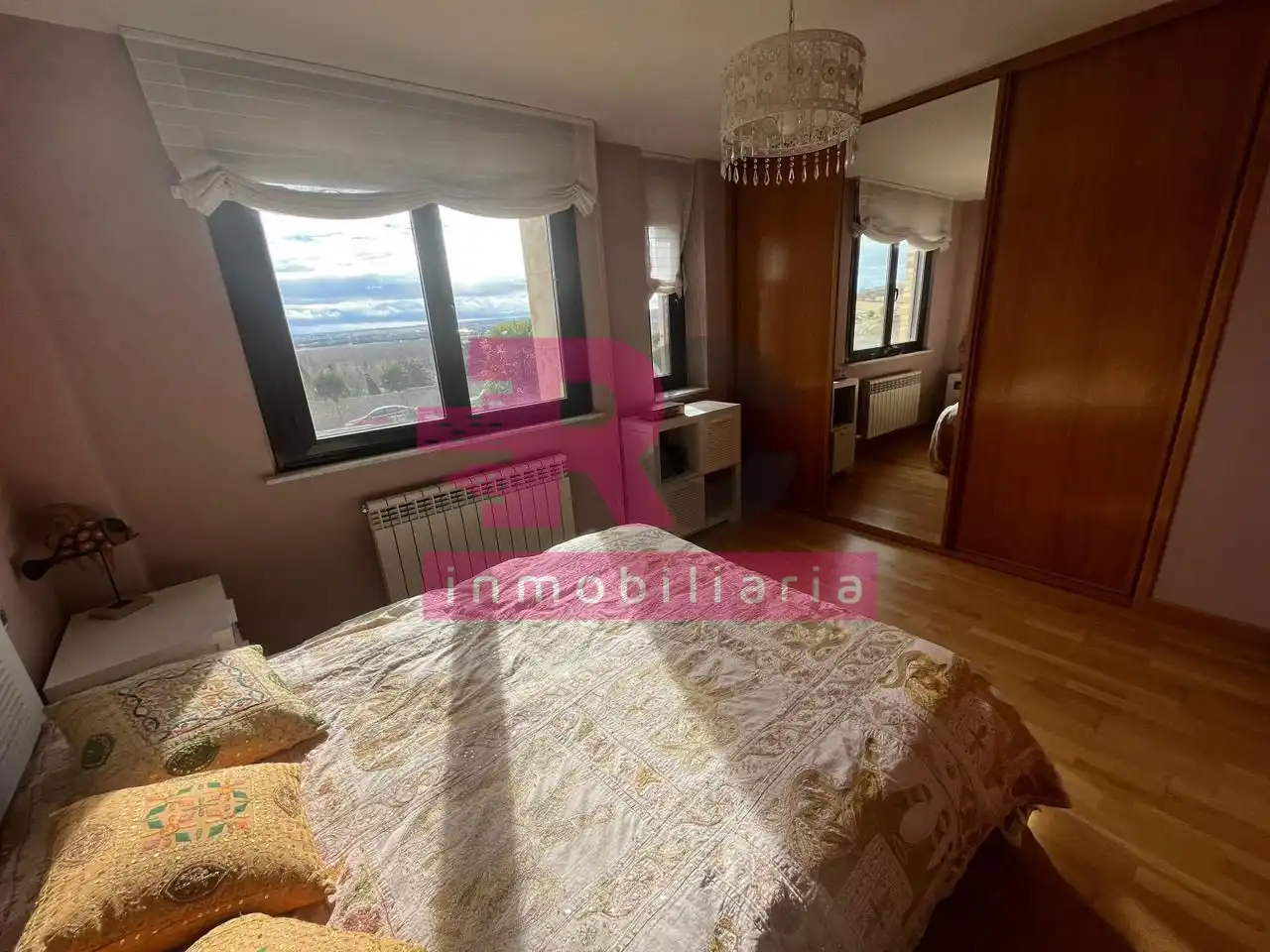 Habitación de Casa adosada en venta en Cabrerizos con Calefacción, Jardín privado y Piscina comunitaria