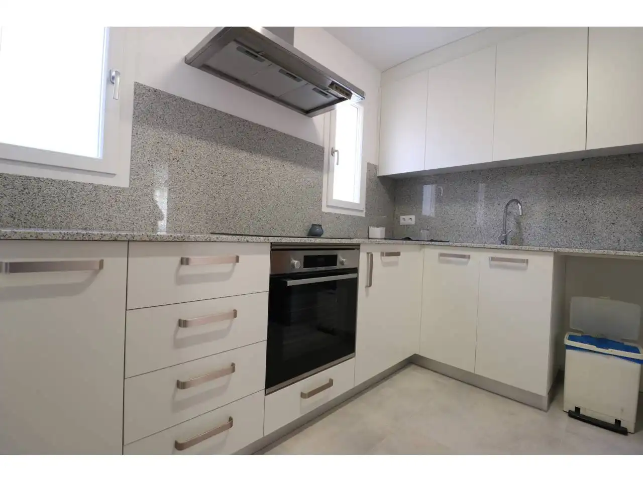 Kitchen of Flat for rent in Sant Cugat del Vallès  with Heating, Parquet flooring and Alarm