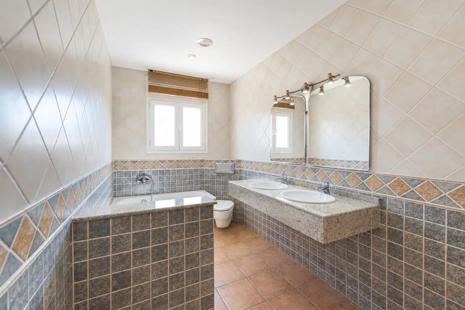 Baño de Casa o chalet en venta en Empuriabrava con Terraza y Piscina