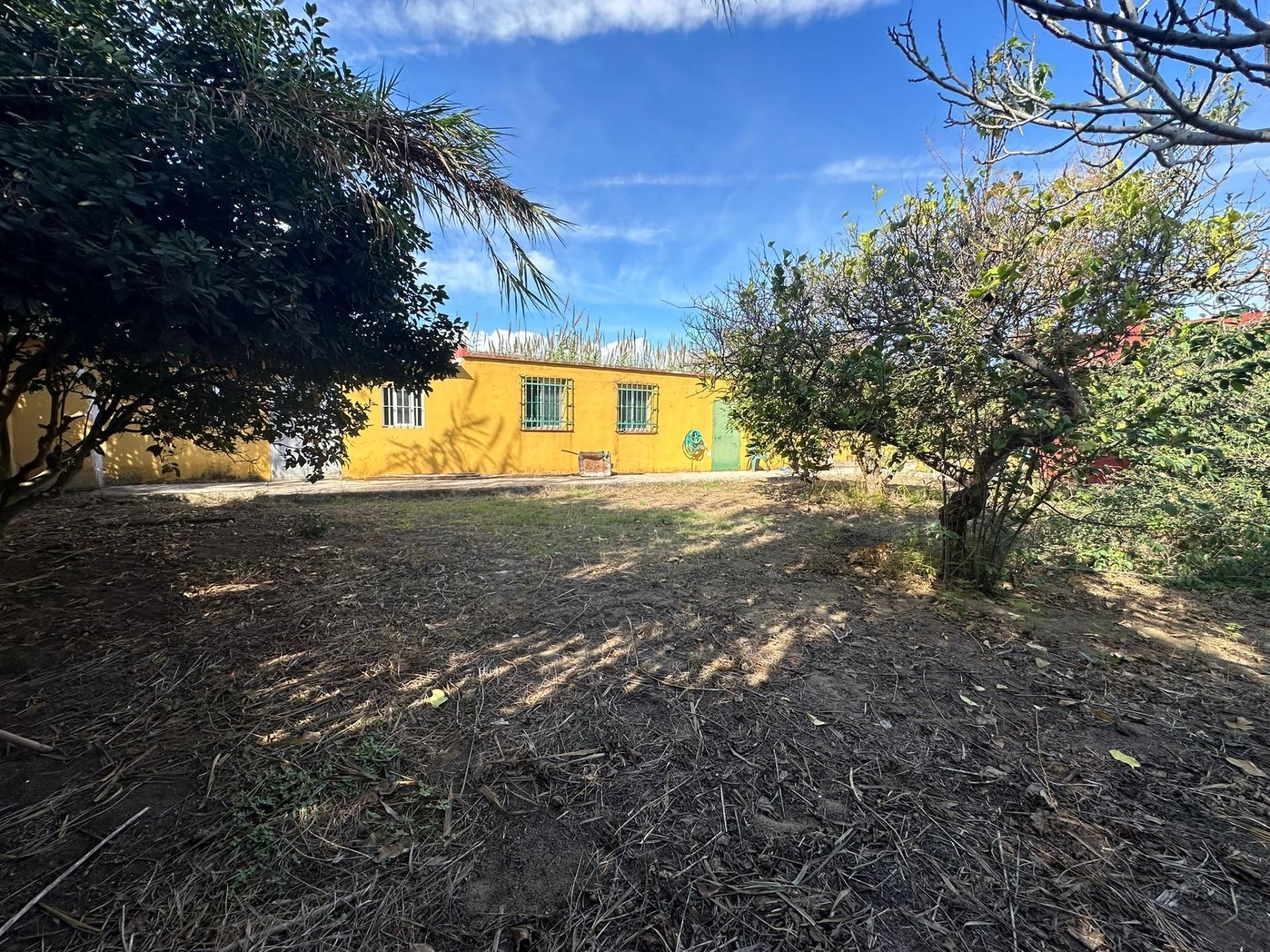 Casa o xalet en venda en La Línea de la Concepción amb Jardí privat