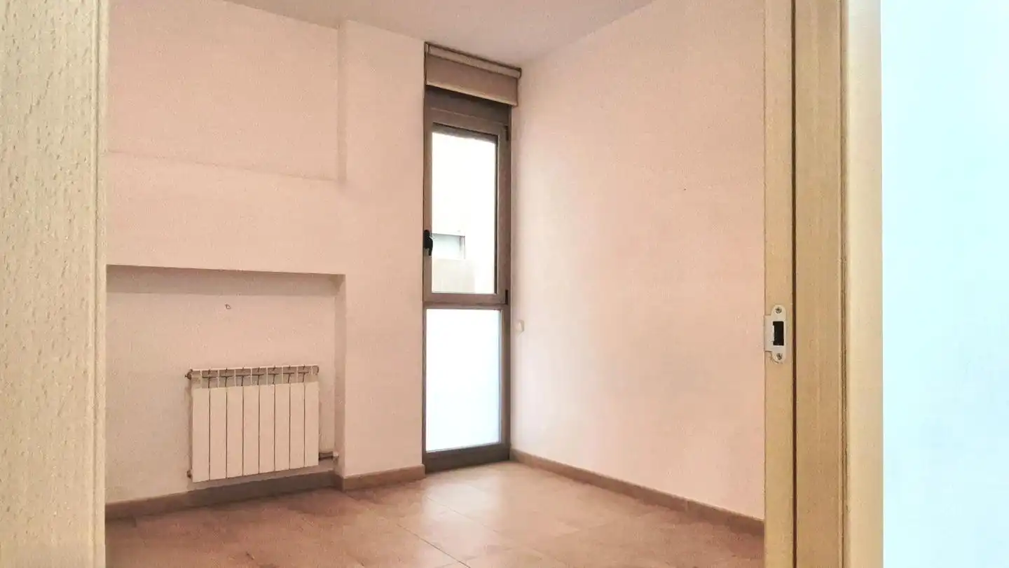 Habitación de Piso en venta en Terrassa con Calefacción y Balcón