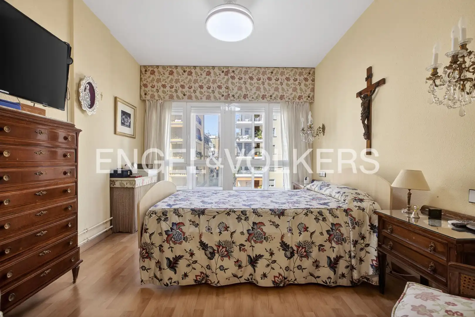 Bedroom of Flat for sale in Sevilla  with Air Conditioner, Heating and Balcony