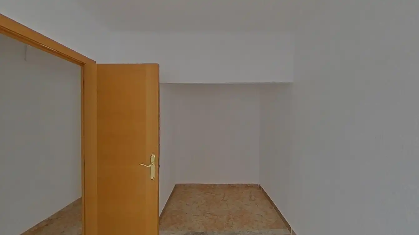 Piso en venta en C/ Virgen Desamparados, imagen 5