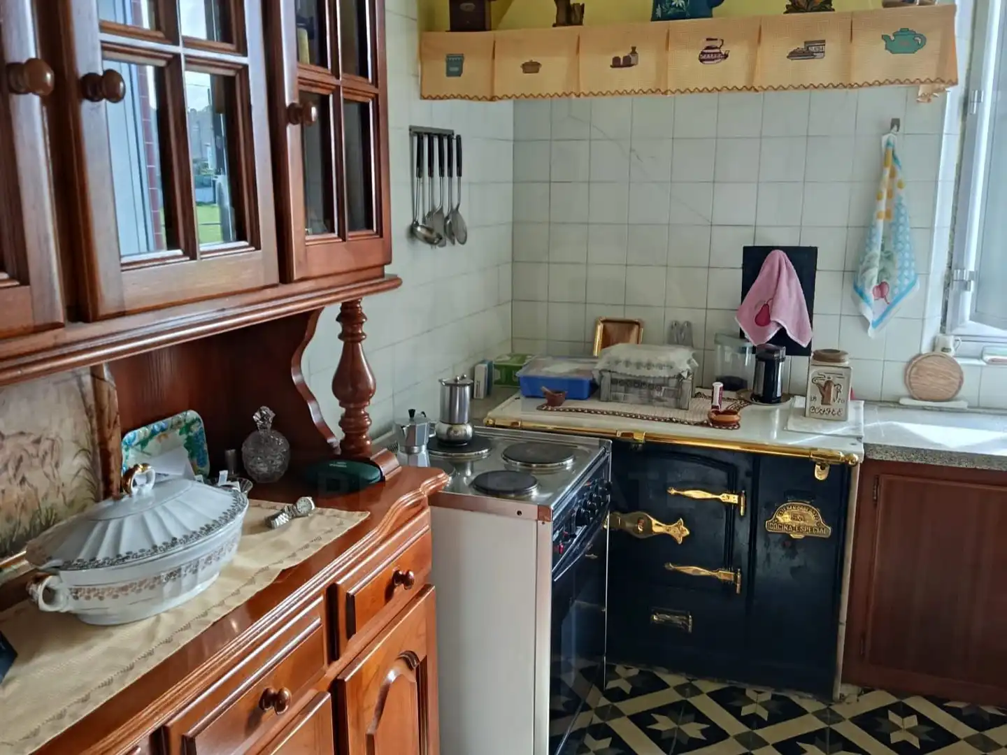Cuina de Casa o xalet en venda en Narón amb Calefacció, Terrassa i Piscina