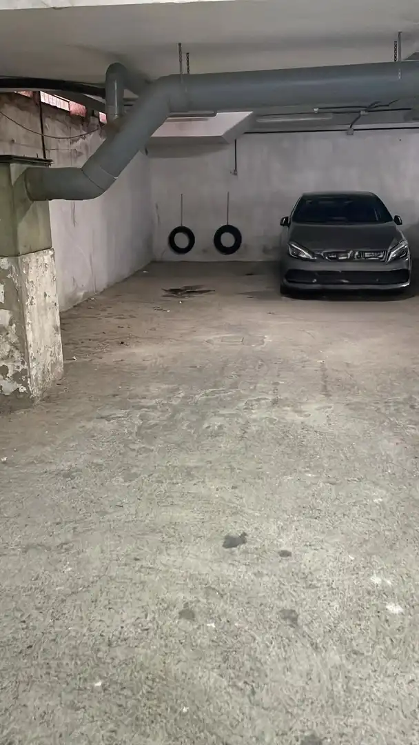 Parkplatz von Garage zum Verkauf in Sevilla