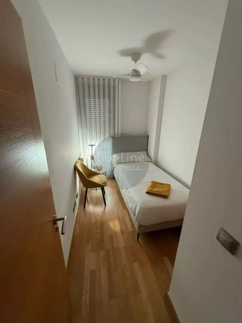 Schlafzimmer von Wohnung zur Miete in Quatre Carreres