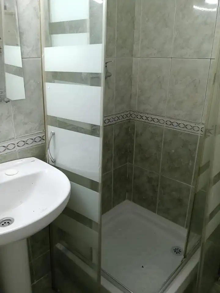Bathroom of Ground floor for rent in Madrid