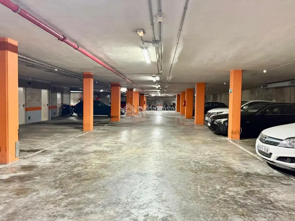 Aparcament de Garatge en venda en L'Hospitalet de Llobregat