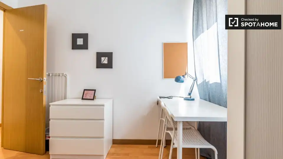 Habitación de Piso de alquiler en Valencia con Aire acondicionado, Calefacción y Amueblado