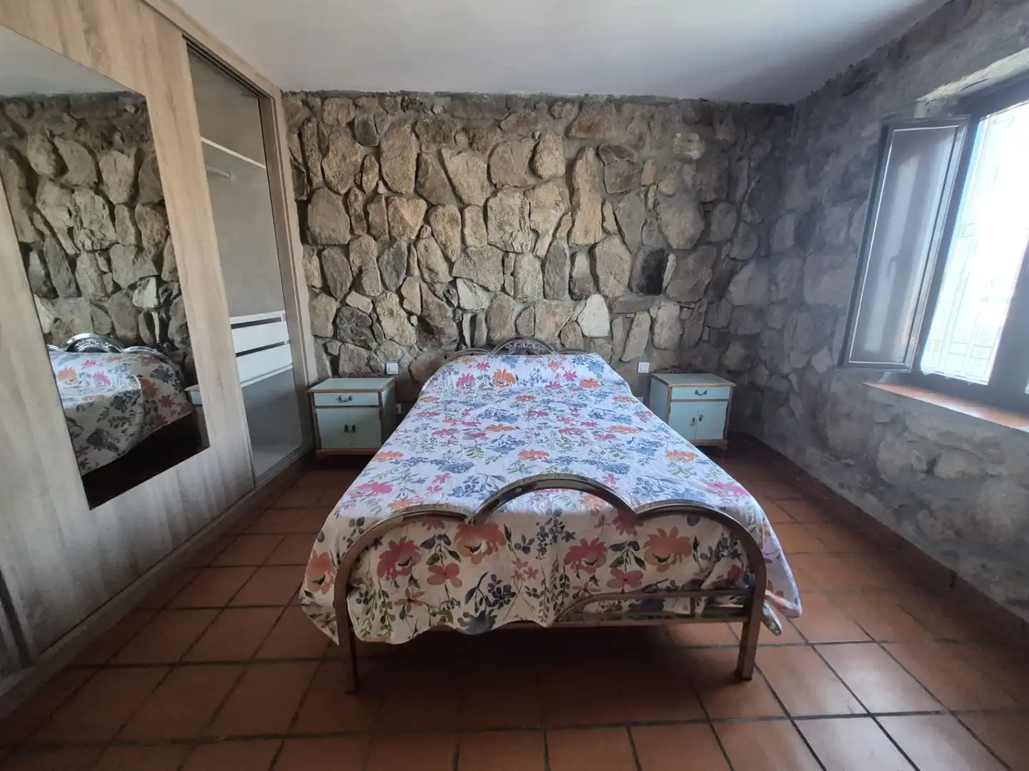 Dormitori de Casa o xalet de lloguer en Gemuño amb Calefacció, Jardí privat i Terrassa