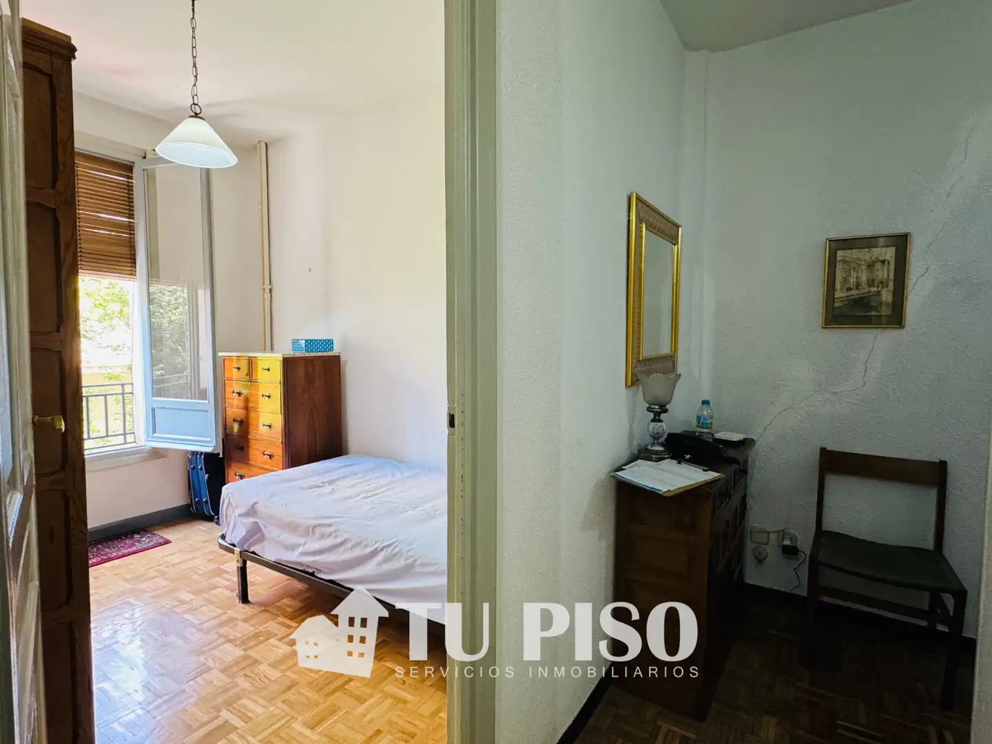 Schlafzimmer von Wohnung zur Miete in Madrid mit Heizung, Terrasse und Möbliert