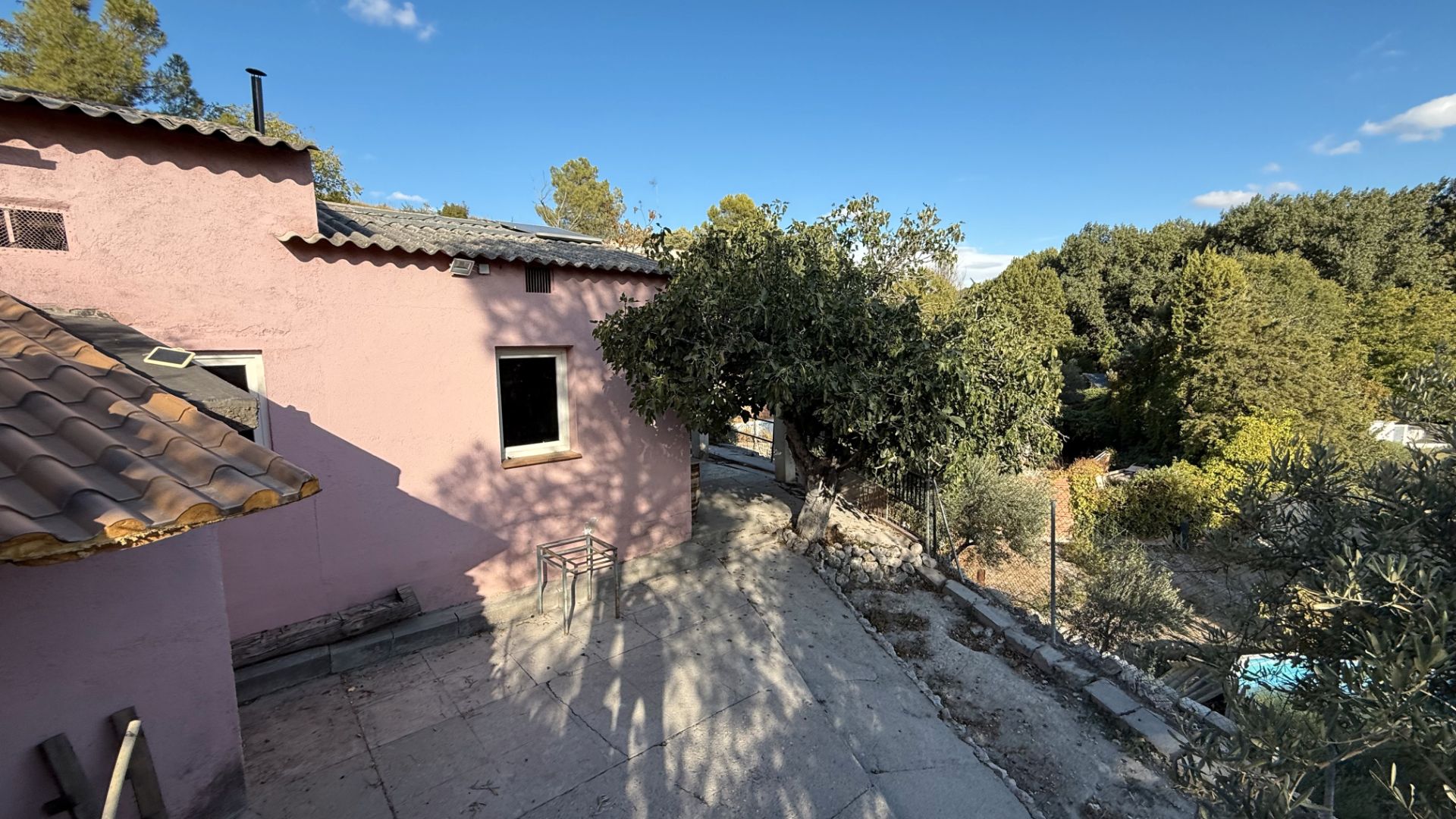 Vista exterior de Casa o xalet en venda en Arganda del Rey amb Jardí privat, Terrassa i Piscina