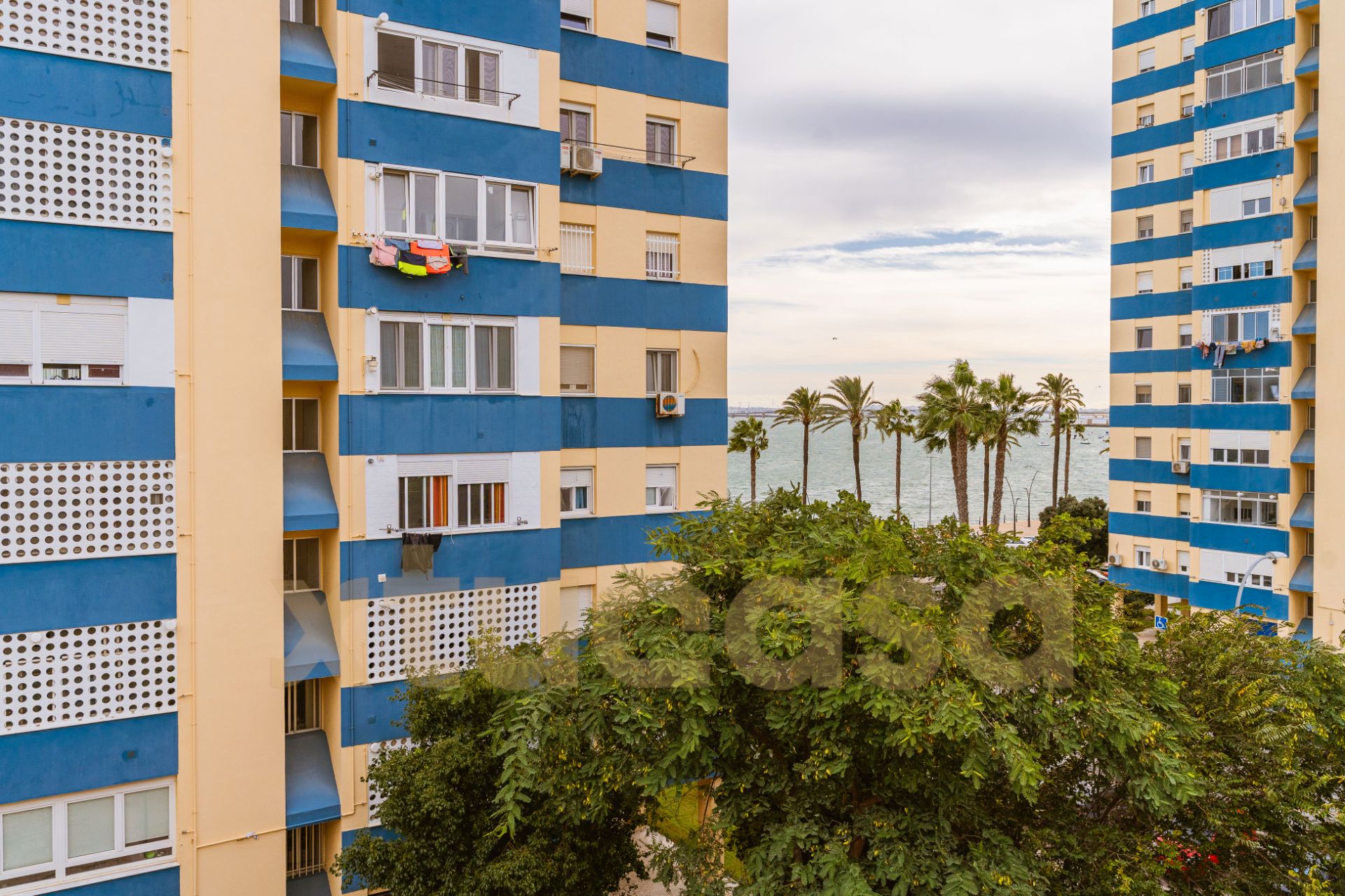 Dormitori de Pis en venda en  Cádiz Capital amb Terrassa