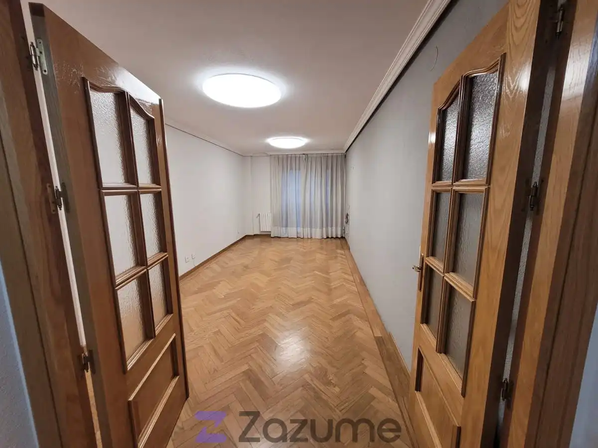 Piso de alquiler en Segovia con Parquet, Horno y Balcón
