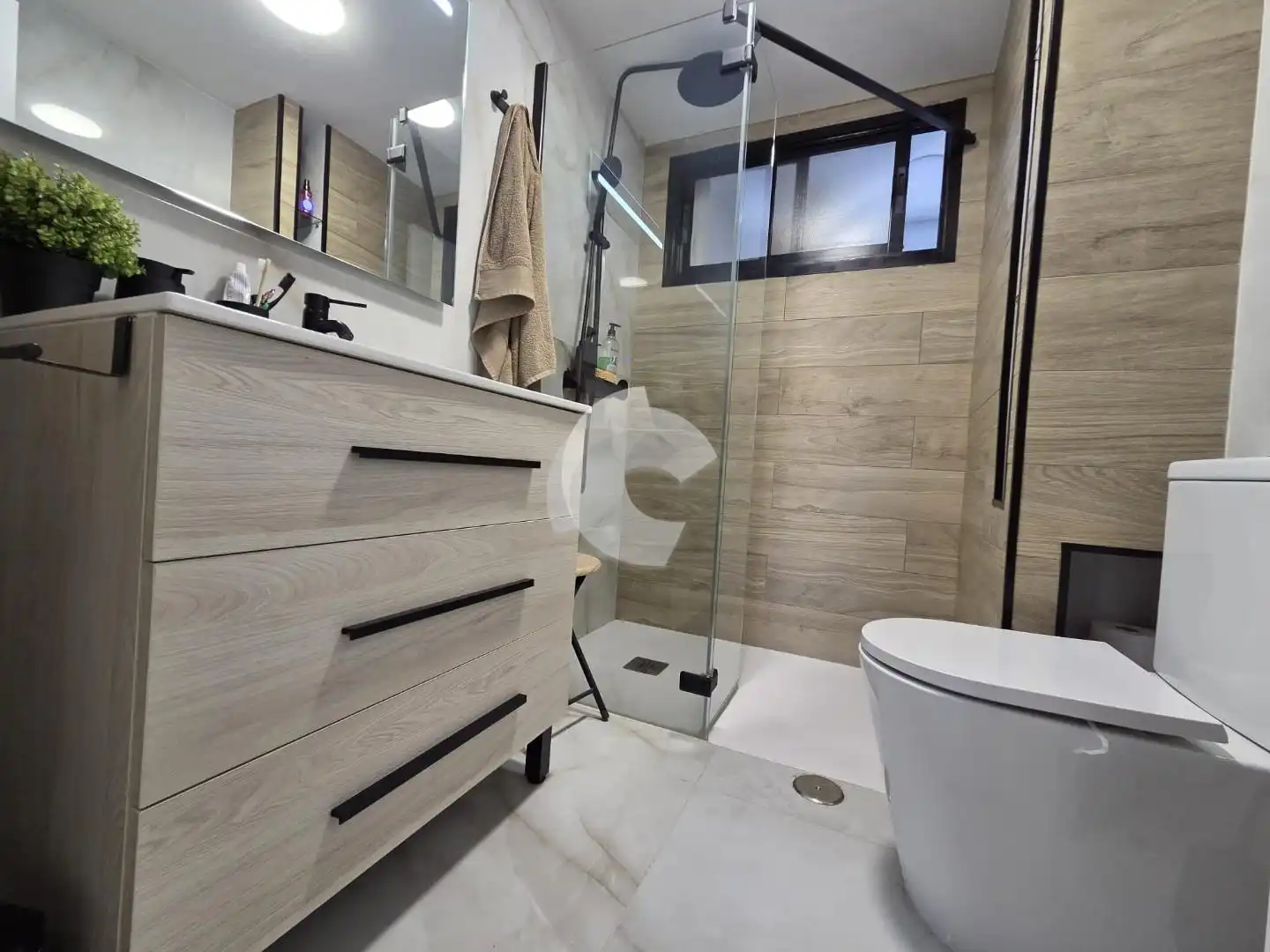 Bathroom of Flat for rent in Vigo   with Heating and Furnished
