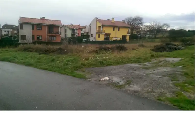 Residencial en venta en Avenida José Tartiere, 18, Lugones