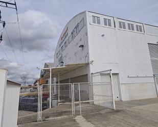 Vista exterior de Nau industrial en venda en Leganés