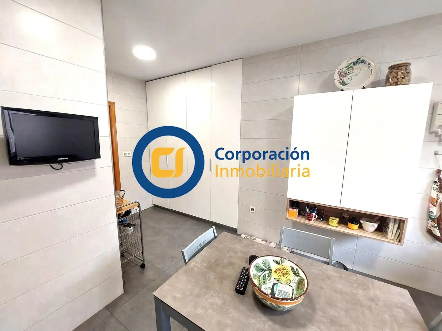 Wohnung zum Verkauf in Lorca mit Klimaanlage, Möbliert und Balkon