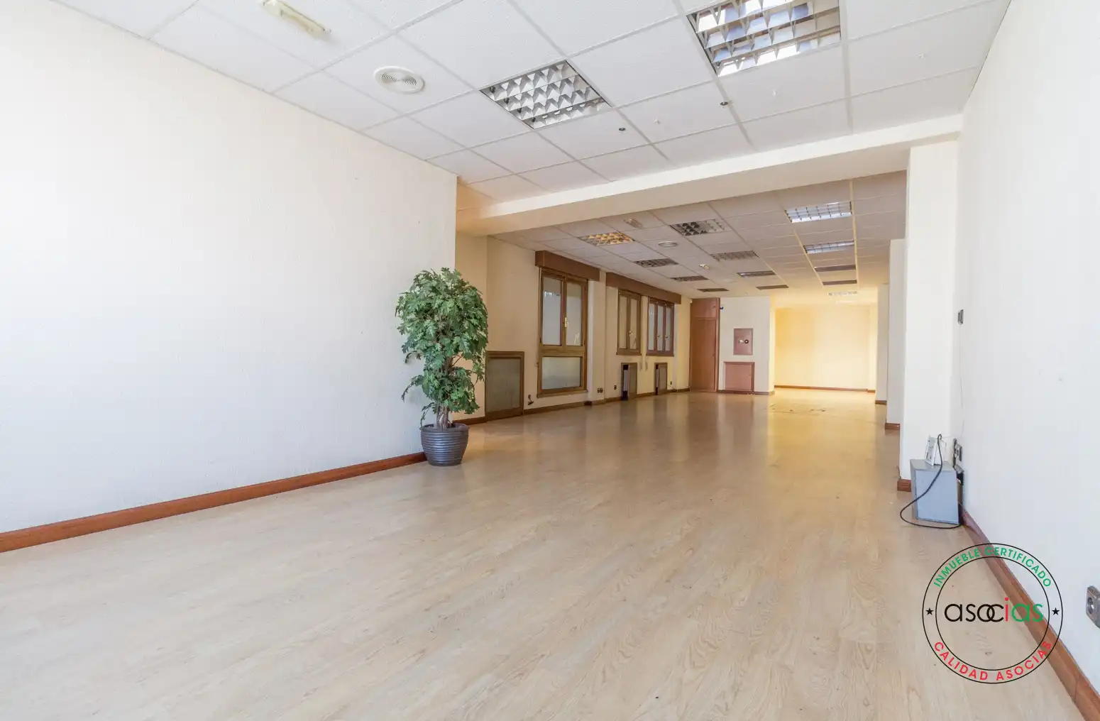 Büro zum Verkauf in Avilés mit Heizung