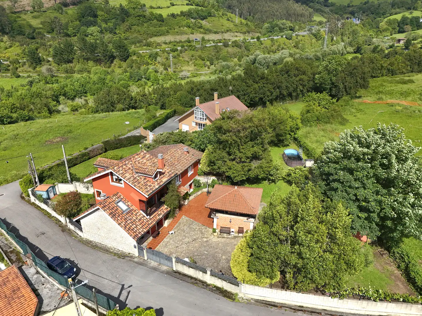 Vista exterior de Casa o xalet en venda en Gijón  amb Calefacció, Jardí privat i Parquet