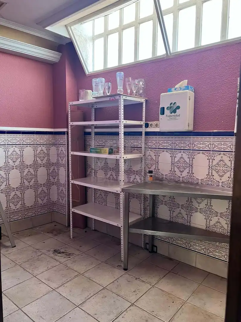 Cocina de Local en venta en San Andrés del Rabanedo