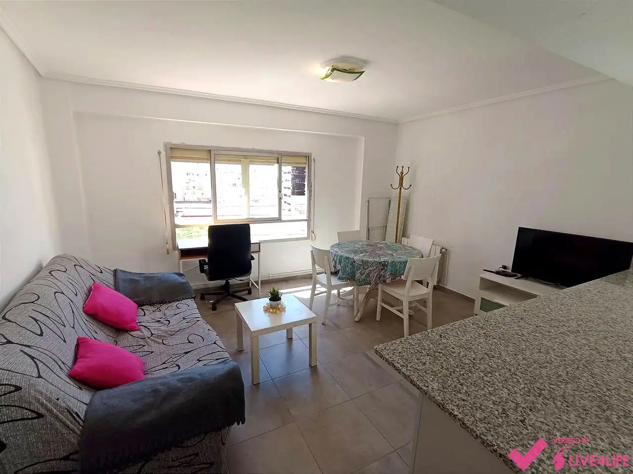Living room of Flat for share in Valencia  with Heating and Furnished